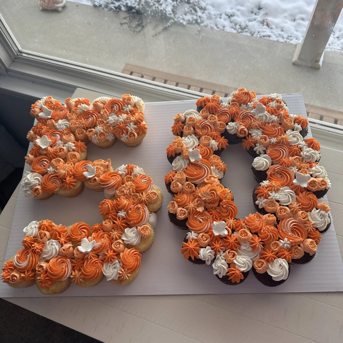 50 Cupcake Cake